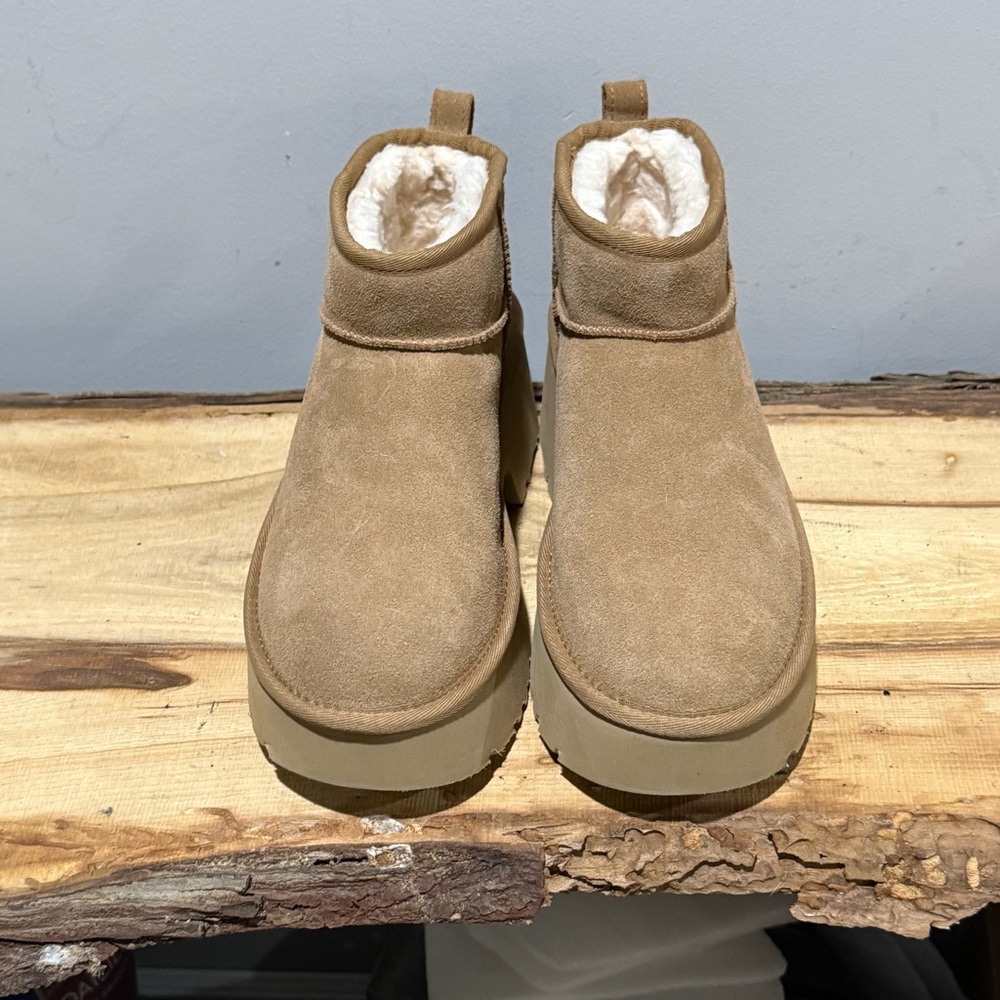 *NEW* UGG The Classic Ultra Mini New Heights Boot Size 8 A52 - Picture 5 of 12